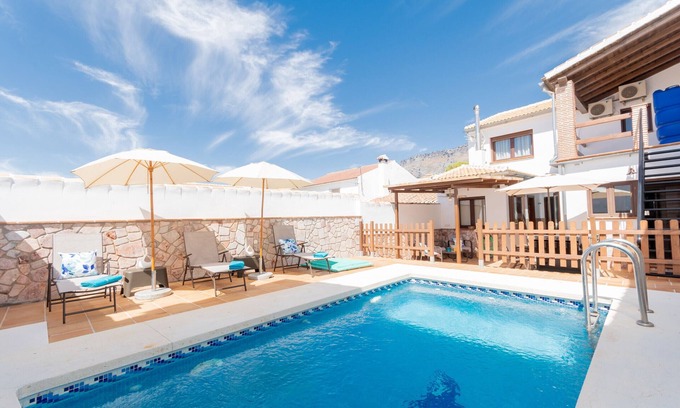 Villanueva de la Concepcion Cabaña | Cubo's Casa El Torcal / piscina privada / alta privacidad