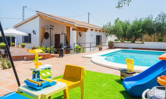 Alhaurin el Grande Cabaña | Cubo's Casa Rural Entre Olivos del Azahar / piscina privada / aire acondicionado / wifi gratis