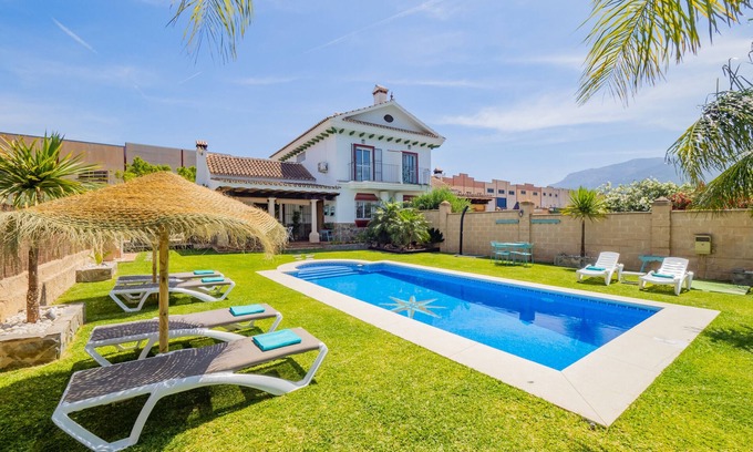 Alhaurin el Grande Cabaña | Cubo's Villa La Quinta / piscina privada / aire acondicionado / BBQ / wifi gratis