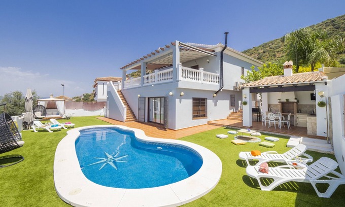 Coin Villa | Cubo's Villa Gabriela / Wifi gratis / piscina privada / jacuzzi