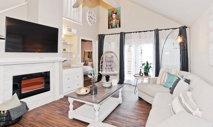 Valley Ranch Casa | Cul-De-Sac in Prime Location /12 Min From DFW Airport/Pet friendly!