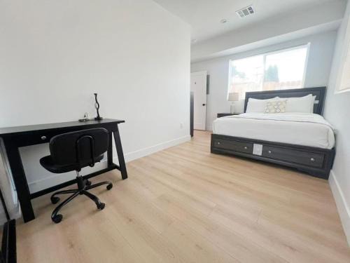 Los Angeles Casa | Culver Hideaway Private Room with Share Living Space D1D2
