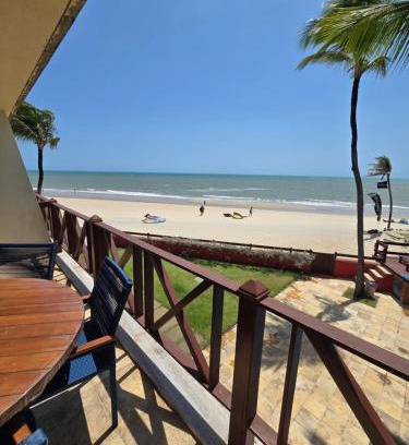 Cumbuco Apartamento | Cumbuco Penthouse - Som do Mar - Pé Na Areia - Ar Condicionado, perto do centro, 2 dormitórios, piscina, cozinha