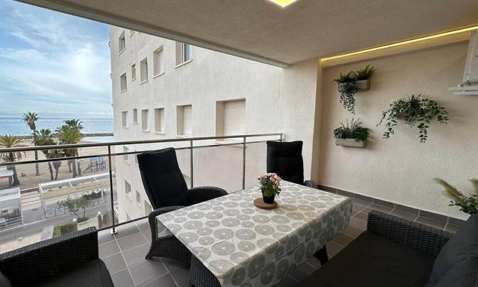 Cunit Apartamento | Cunit, front line with sea view