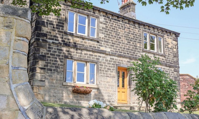 Shipley Cabaña | CUNLIFFE HOUSE, pet friendly, luxury holiday cottage in Shipley