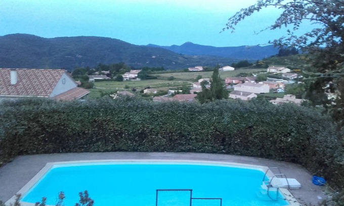 Le Pradal Apartamento | Curar o unas vacaciones con piscina
