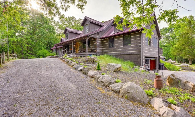 Clarklake Casa | Custom-Built Clarklake Cabin Sauna and Cold Plunge!