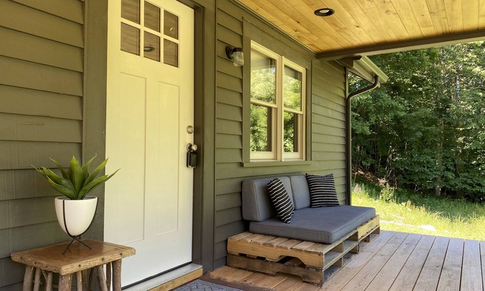 Sugar Grove Casa | Custom built mountain bungalow