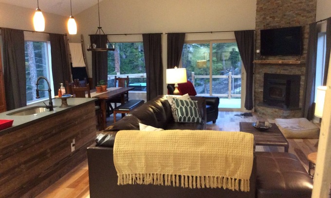 Saint Mary's Cabina | Nueva construcción en St Mary's!