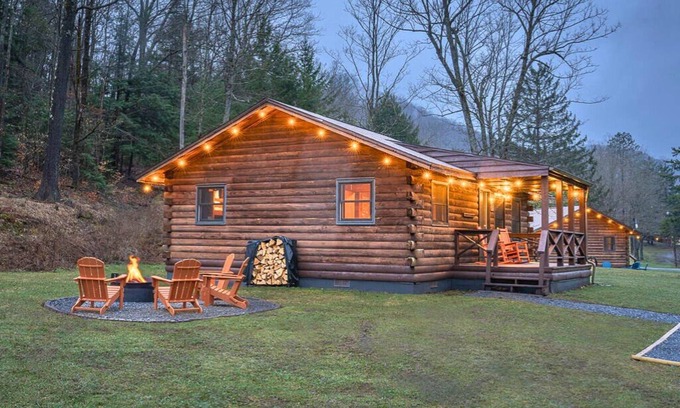 Mills Cabina | Custom Log Cabin #3 | Denton Hill State Park