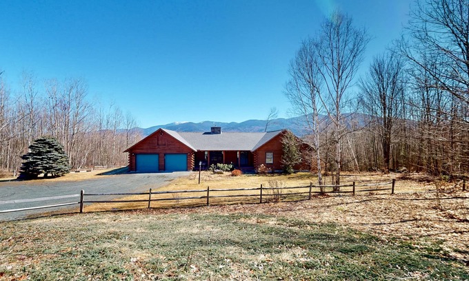 Easton Casa | Custom log home with wood stove, games, generous deck, & stunning mountain views