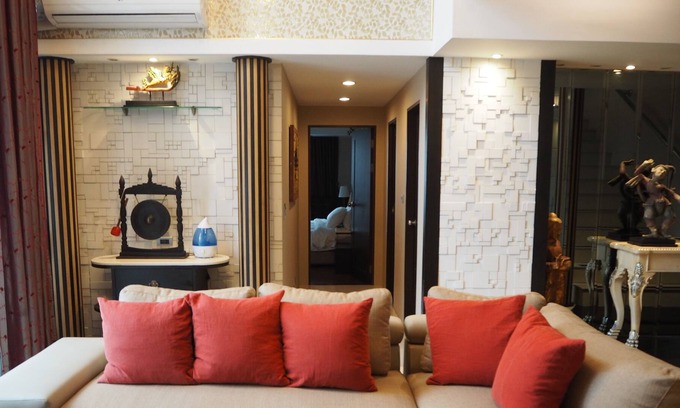 Khlong Toei Nuea Condominio | Loft de diseño personalizado con vistas a la ciudad y piscina en la azotea