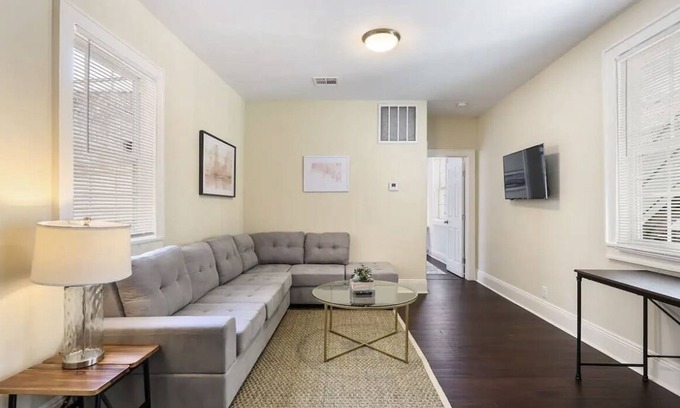 South 7th Ward Apartamento | Cute 1bed 1bath Walk to French Q, Bourbon St & Jazz venues. Free street parking