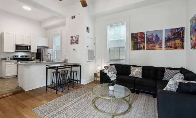 South 7th Ward Apartamento | Cute 2bed 1bath, close to French Q, Bourbon St & Frenchmen St. Free street park