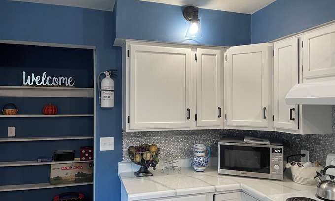 Iowa City Casa | Cute 3-bedroom house walkable to Kinnick and UIHC