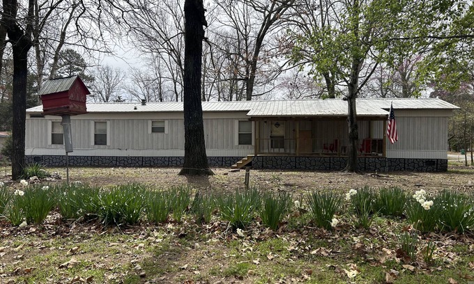 Tumbling Shoals Casa | Cute and cozy lake house! Sleeps 10! 1 mile from lake access!