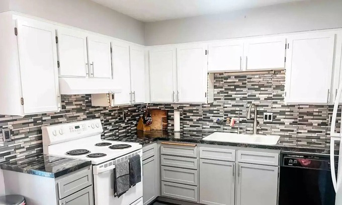 Prineville Casa | Cute and Updated Downtown Duplex