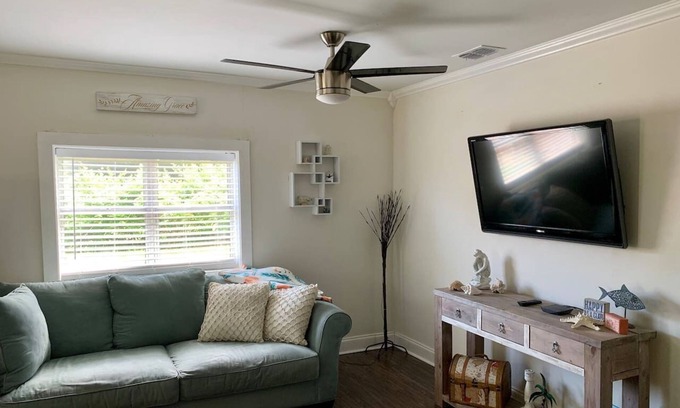 Arlington Casa | Cute Beach Themed Hideaway