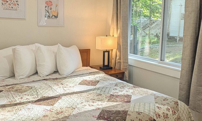 Bar Harbor Cabina | Cute Cabin Nested in Pine Trees Cabin 12A