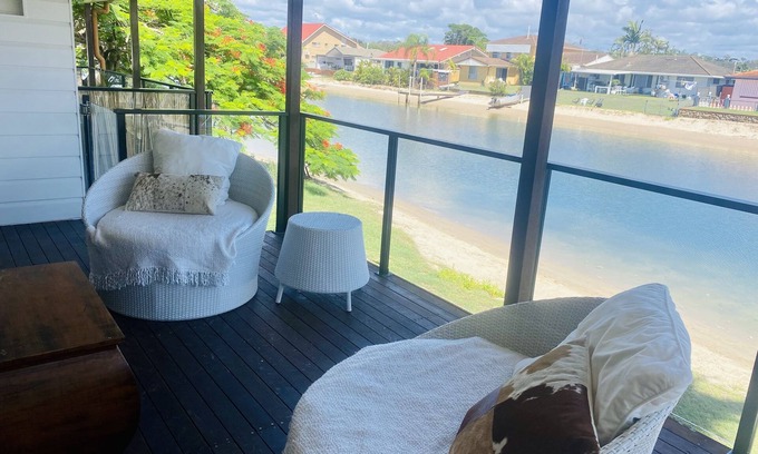 Palm Beach Casa | Cute Canal Front Duplex, 300m to the Beach, Pet Friendly