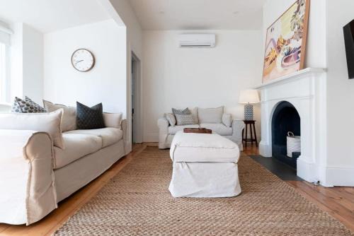 Launceston CBD Casa | Cute & Comfortable Cottage: Near City with Parking