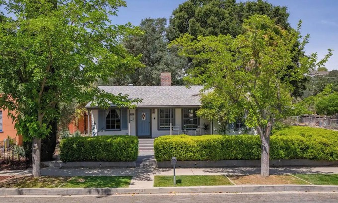 Paso Robles Casa | Cute Cottage Close to Downtown! w/Firepit