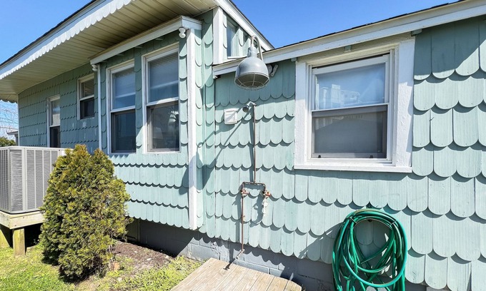 Ocean City Cabaña | Cute cottage near the boardwalk & bay with patio, outdoor shower, & kitchenette