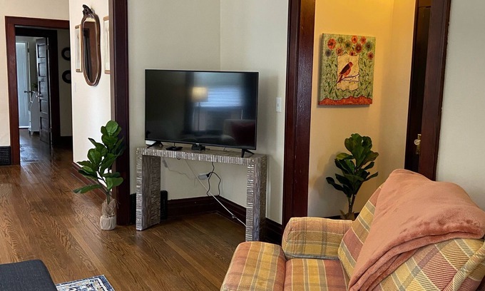 Waukegan Apartamento | Cute & Cozy for Family Gatherings