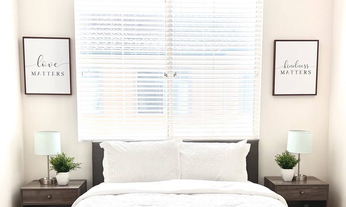 Ontario Casa | Cute & cozy townhome