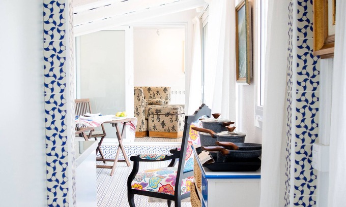 Torre Gironella Cabaña | Cute garden facing cottage in central girona. Ideal for bicyclists or couples