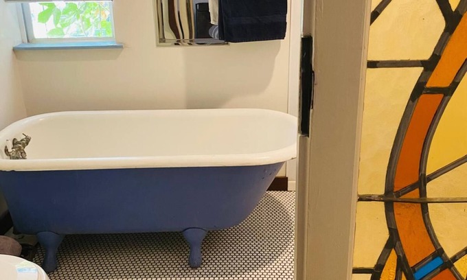 North Hollywood Apartamento | Cute little space in Noho Arts district near attractions, metro station