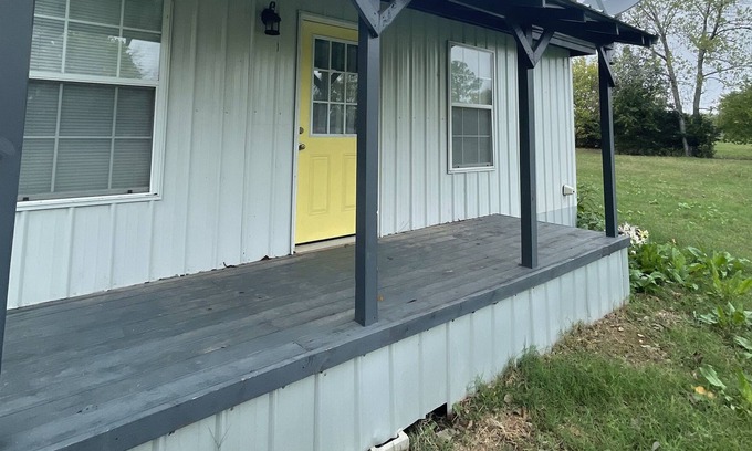 Cooper Casa | Cute, one-bedroom located 1 block from Charleston Sky wedding venue