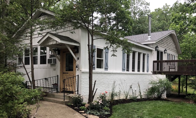 Twin Lakes Cabaña | Cute peaceful cottage close to downtown Twin Lakes.