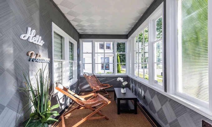 Moncton Casa | Cute Renovated Modern Downtown Moncton Home