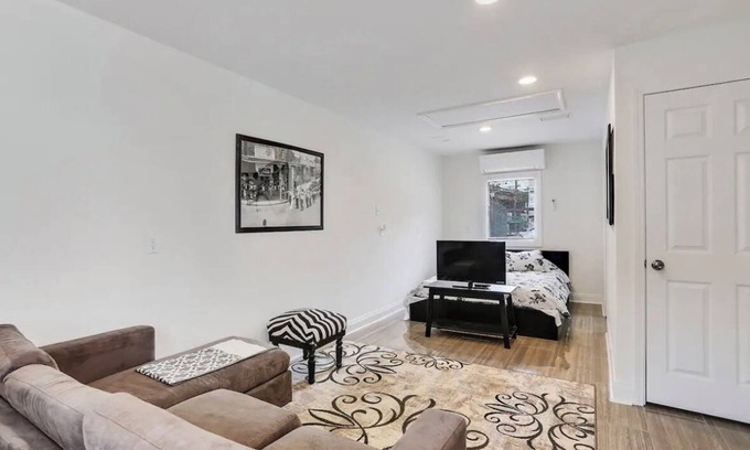 Treme Apartamento | Cute Studio 10min to French Quarter, free gated parking.
