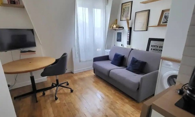Quartier Saint-Ambroise Apartamento | Cute studio with a view Paris Saint Ambroise