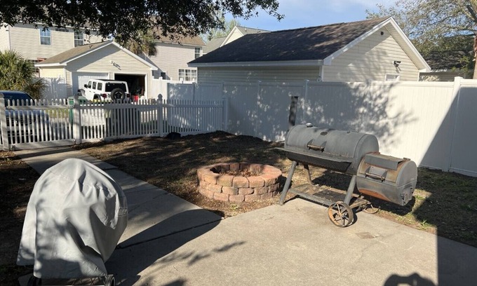 Old Town Bluffton Casa | Cute Townhome close to Old-Town Bluffton and Hilton Head Beaches.