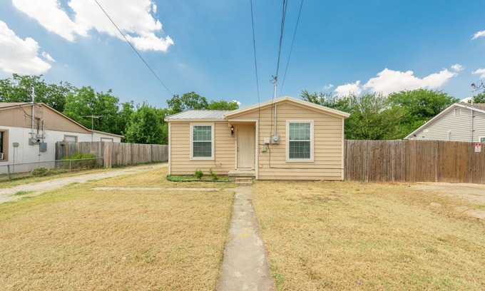White Settlement Casa | Linda casa actualizada en Texas