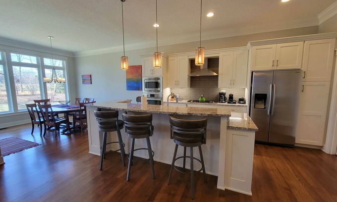 Rochester Casa | Cuthbert Place / No Stairs, 2 bed, 2 bath, Pet Friendly, 2 mi to Mayo Clinic