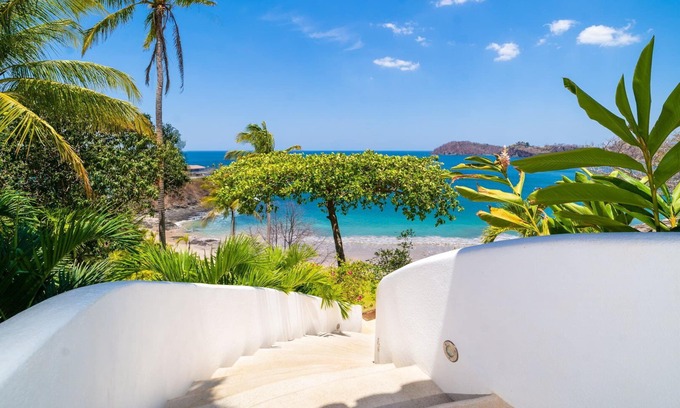 Playa Flamingo Casa | ¡Casa privada frente al mar de 5 habitaciones con vistas espectaculares en Flamingo!