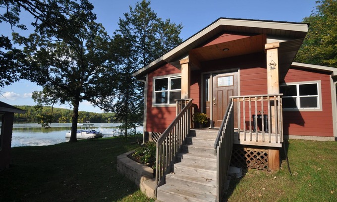 Ironton Cabina | Cuyuna Lake cabin retreat. Fish, hike, bike trails, star gazing, mins to town.