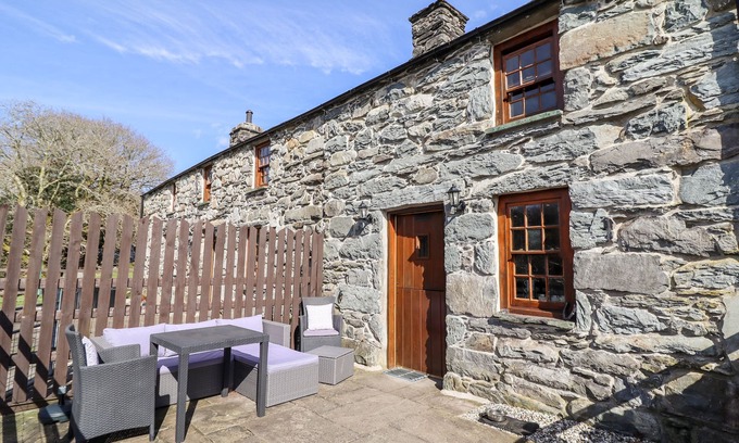 Llanbedr Cabaña | CASA CWM YR AFON, acepte mascotas en Llanbedr, Ref 4166