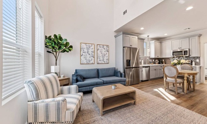 Lafayette Casa | Cypress House/Cajun luxury/KING bed/Near Airport