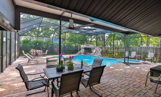 Braden River Casa | ¡Nuevo listado! Hermosa casa de la piscina con spa, ducha al aire libre: 5 minutos para tiendas exclusivas, restaurantes y golf