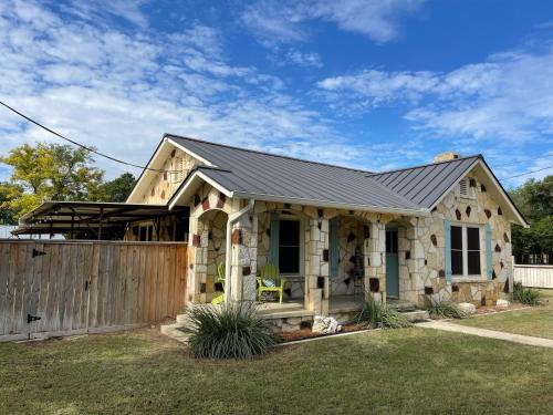 Bandera Casa | Cypress Star in Bandera