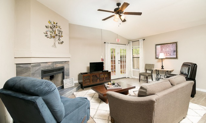 Heritage Casa | Cypressgreen Haus - Lackland, BMT, Sea World