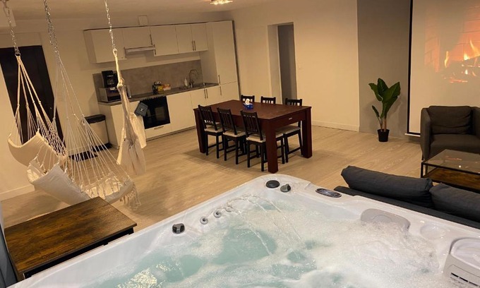Quartier Vieux Marche-Cathedrale Apartamento | Détente absolue - Jacuzzi, billard, ping-pong - 041