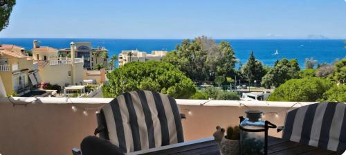 Urbanizacion Puerto de Estepona Apartamento | Dúplex con vistas al mar,cerca de playa y puerto