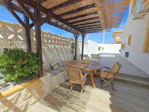 Playa Paraiso Casa | Dúplex mediterráneo con piscina y cenador
