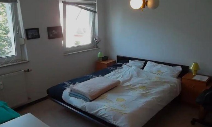 Hassels Apartamento | Düsseldorf - separates, privates Zimmer